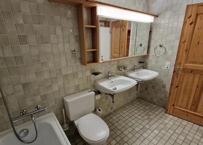 Chesa Bellaval, Haus Leivra 2 1 2-zimmerwohnung Apartman